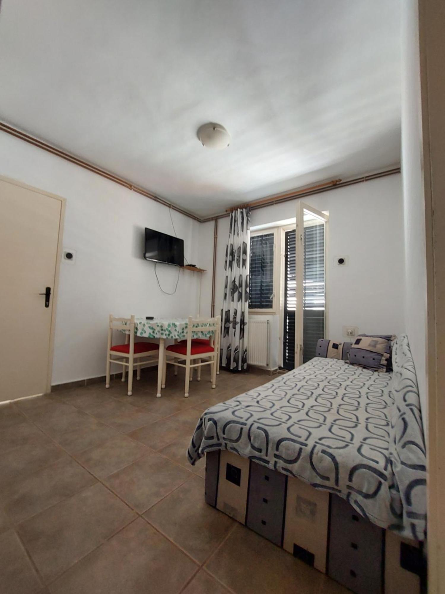 Apartments Drazica Krk Town Chambre photo